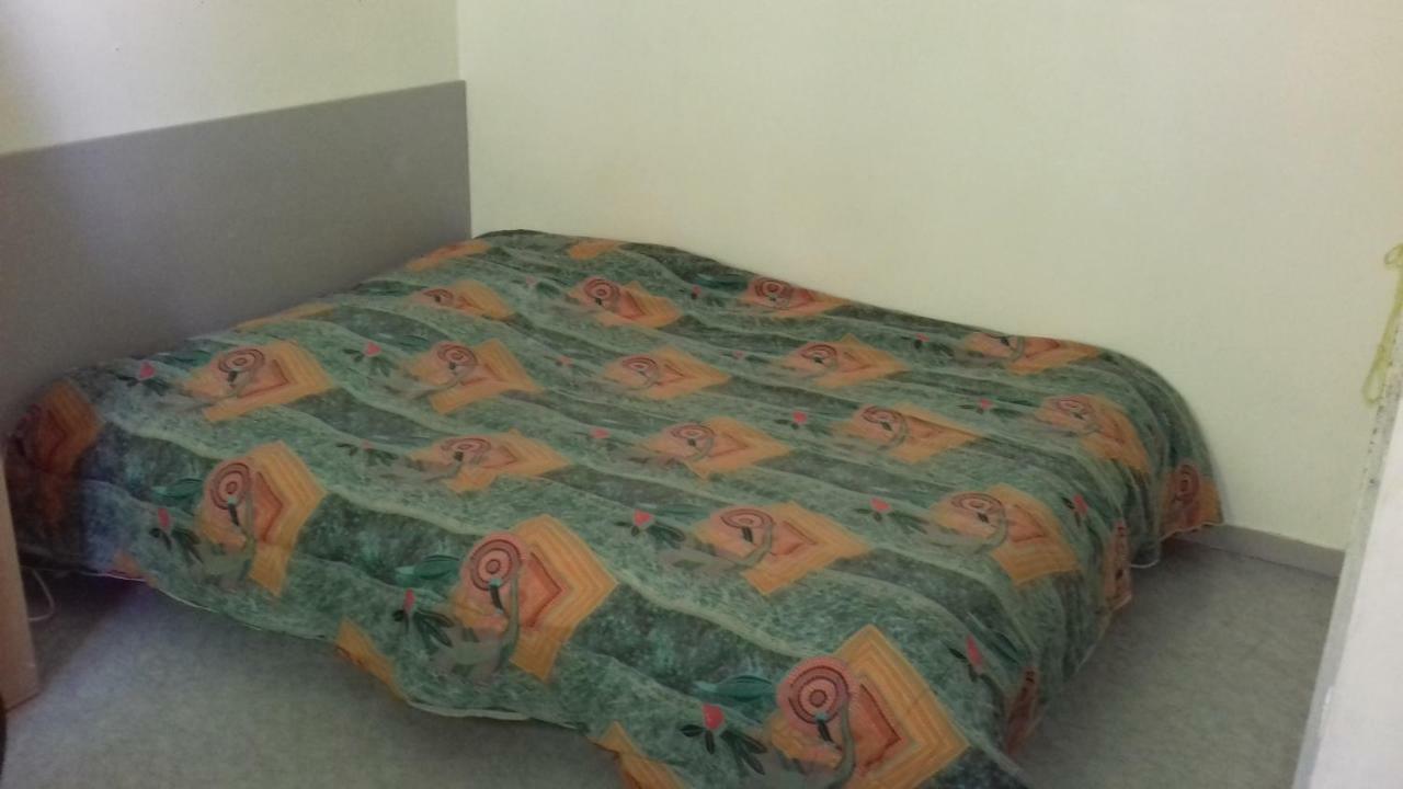 Chambre D'Hote Le Pin La Tour-du-Pin Dış mekan fotoğraf